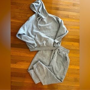 ALO YOGA GREY SWEAT SET